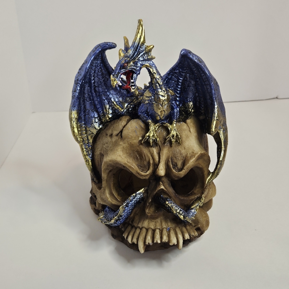 NIB! Blue Dragon w/ Color Changing Eyes